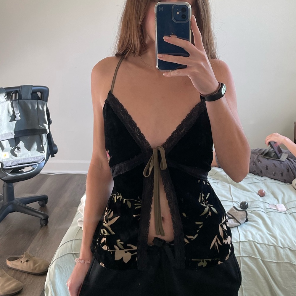 Black velvet tie front tank top with butterfly details in perfect condition